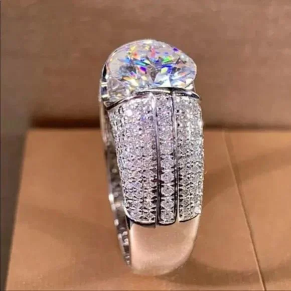 HALO 925 STERLING SILVER DIAMOND RING, CUTE RING, SHINY RING. - Picture 4 of 6